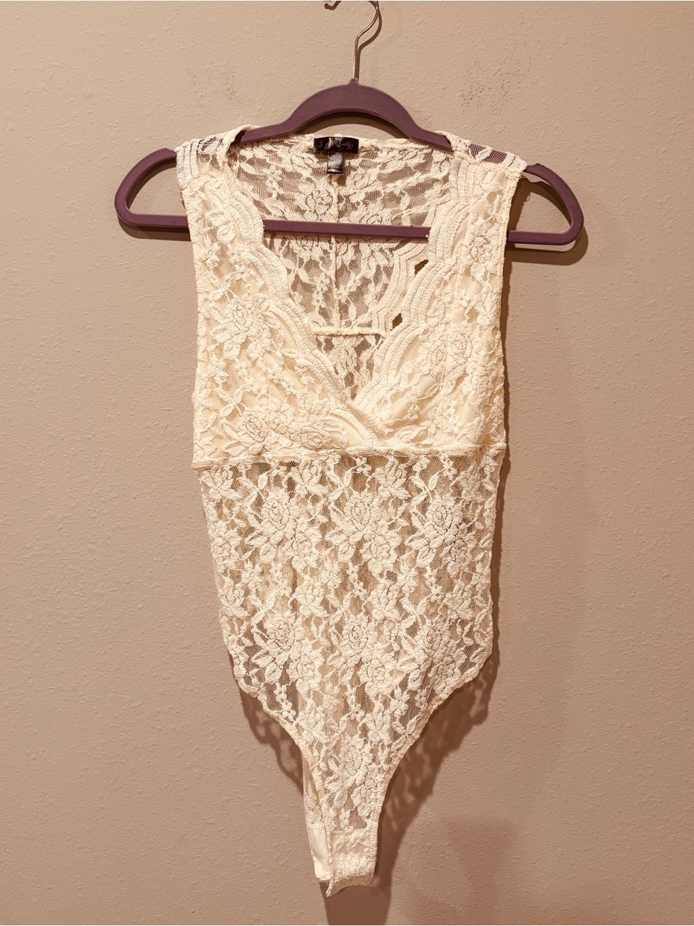 Cream Floral Lace Sleeveless Bodysuit Size XL Stretchy Sheer Feminine Soft Chic